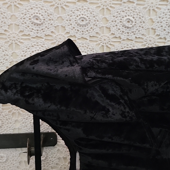 Woman's top - Picture 4 of 8